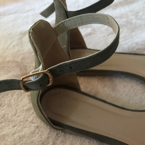 Charlotte Russe flats - Picture 4 of 6